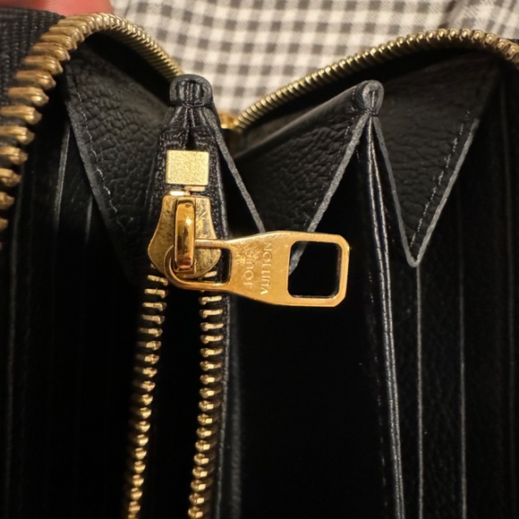 Louis Vuitton Wallet - Picture 2 of 14